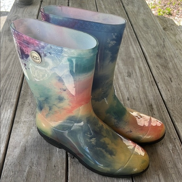 UGG Sienna Rain Boots Tie Dye Waterproof Size 9 Wool Insole Colorful Glossy - Picture 1 of 8